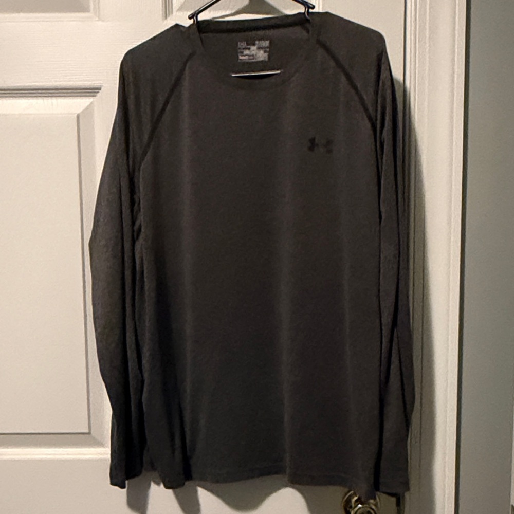 Under Armour Men's Dark Gray Long Sleeve Tee